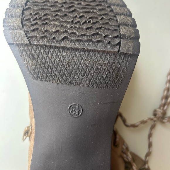 Pierre Dumas Women’s Sonata 4 Taupe Faux Suede Boots Size 8.5 NWOB - Picture 10 of 10